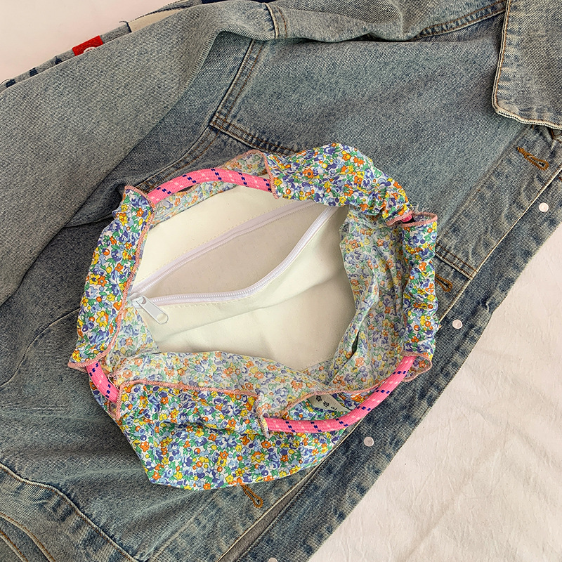 Korean ins floral large capacity beach shopping niche design, canvas bag, lightweight single shoulder tote bag_voghion.com