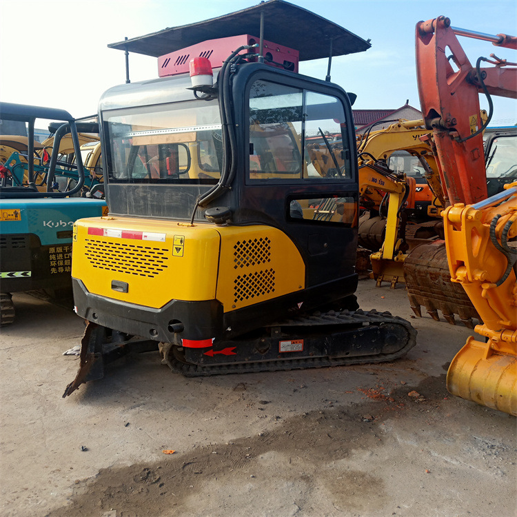专业二手小挖机 国产玉柴18 20 30微型小挖机园林绿化施工