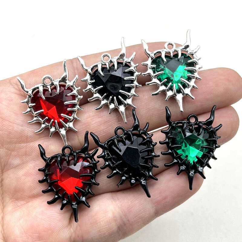 Thorns Love Punk Gothic Dark Wind Shaped Diamond Necklace Subculture Pendant Clavicle Chain Necklace for Men and Women Thorns Love Punk Gothic Dark Wind Shaped Diamond Necklace Subculture Pendant Clavicle Chain Necklace for Men and Women