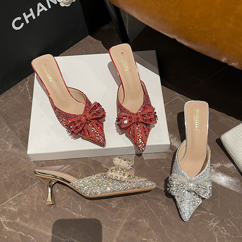 Sandalias y pantuflas de tacón alto moda de verano para mujer zapatillas de tacón de aguja puntiagudo rojo rhinestone bowknot medio arrastre zapatos de mujer