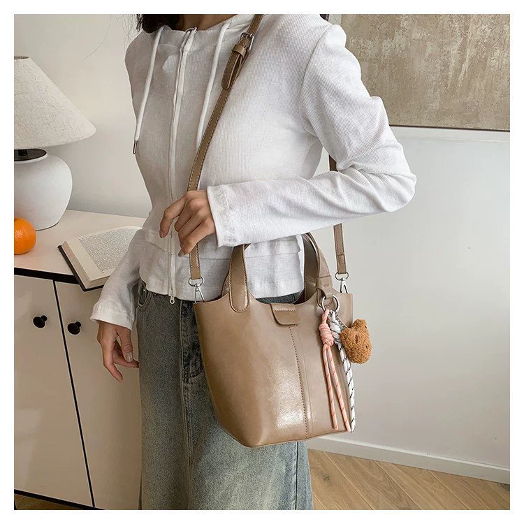 Purse, polyurethane retro shoulder bag for leisure
