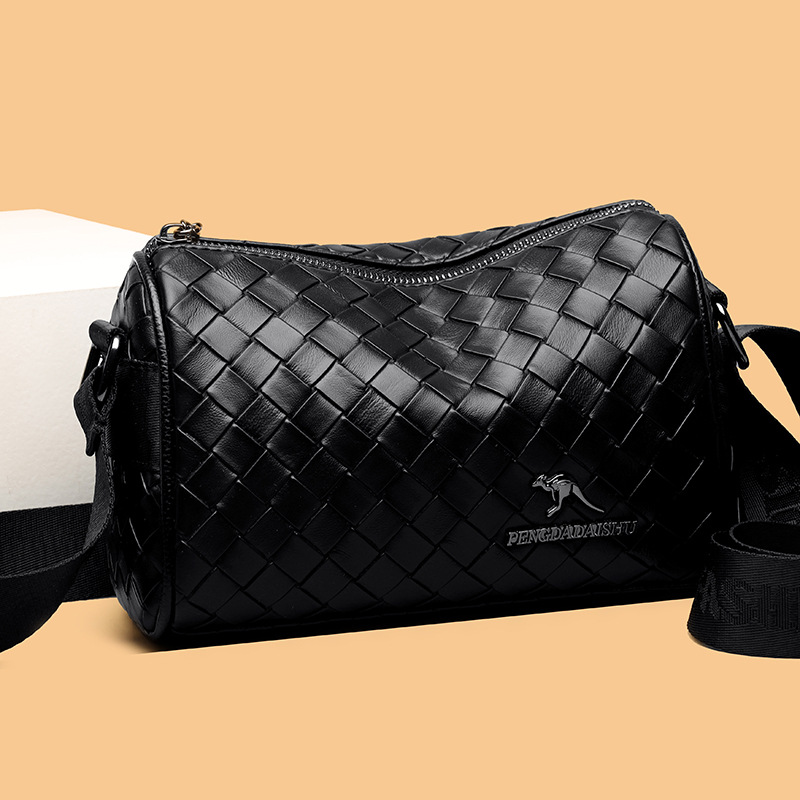 Bajo las axilas bolsos 2024 nuevo estilo de moda bolsos de hombro texturas retro bolsos de mujer bolsos casuales versátiles mochilas