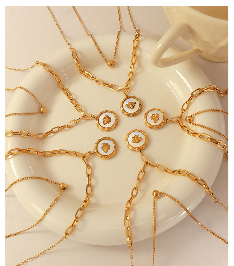 Simple small animal bee white sea shell pendant chain titanium steel 18K necklace