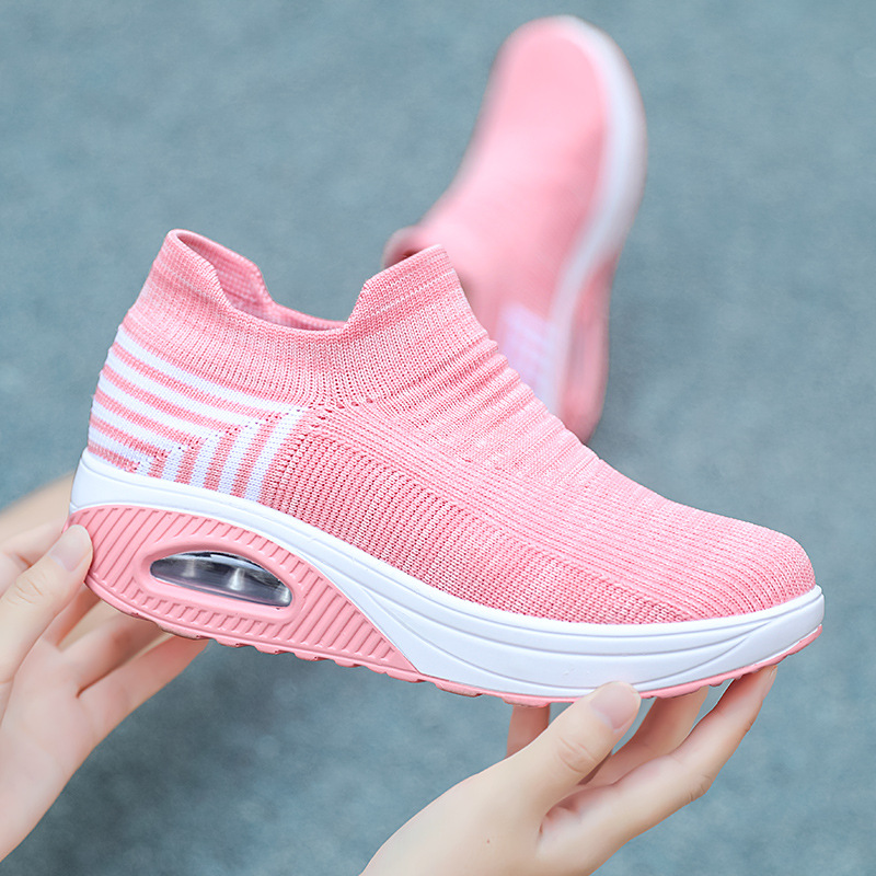 Zapatos de mujer 2021 primavera nuevos zapatos casuales transfronterizos zapatos de mamá ligeros transpirables zapatillas de deporte con cojín de aire para mujer