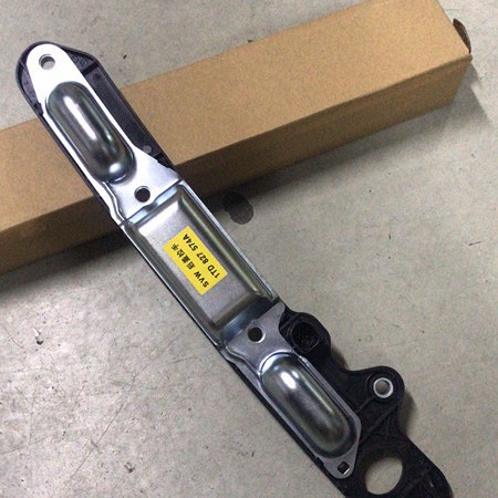 Venta directa de fábrica Tuan Tuhuan GOER placa trasera montaje de la luz del tronco mango 1T0827574L