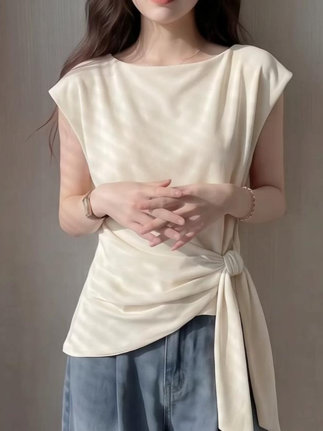 Áo thun nữ không tay thắt lưn bất quy tắc, phối dây rút eo, form ôm nhẹ — trắng ngà