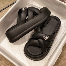 凉鞋女外穿2025新款夏松糕厚底沙滩拖鞋轻便踩屎感小香风一字凉拖