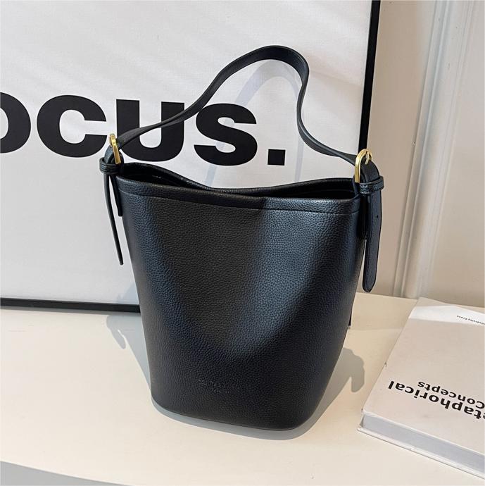 Bolso de las axilas del todo-fósforo de alta calidad para las mujeres 2024 nueva bolsa de cubo de moda casual para ir al trabajo Otoño e Invierno bolsa de hombro