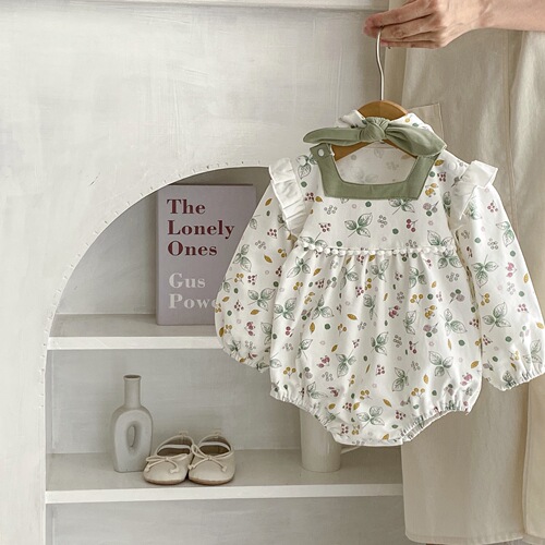  Autumn Clothes for Infants and Toddlers 0-3 Years Old Baby Girl Leaf Flower Print Small Flying Sleeve Long Sleeve Harness Sweet Romper Suit