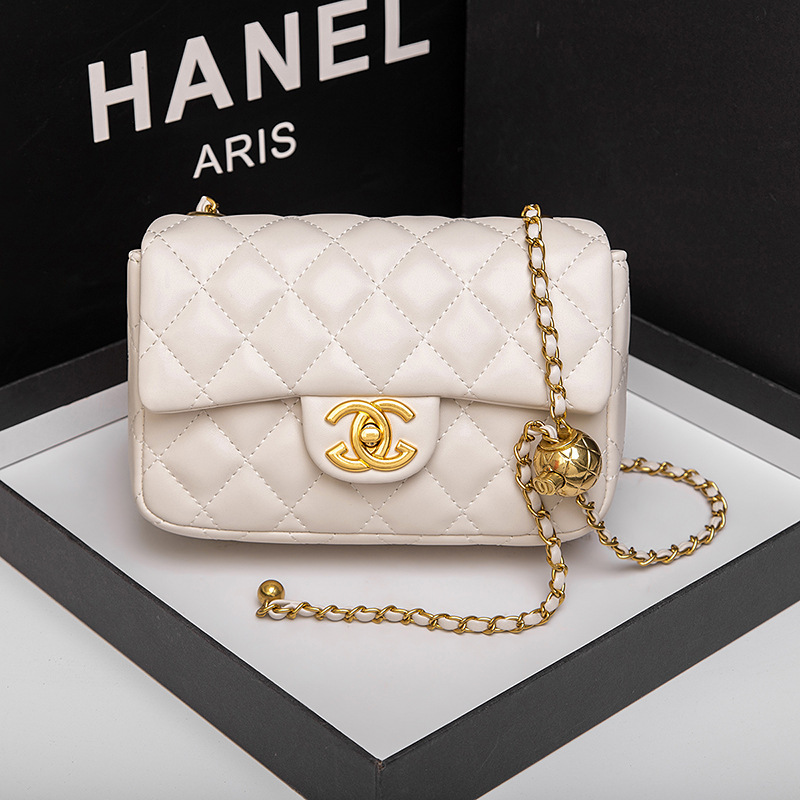 El nuevo bolso de bola de oro es el mismo que el nuevo bolso de bola de oro, la tendencia femenina, la moda, el pequeño estilo fragante, la cadena lingge, el bolso femenino, el hombro único.