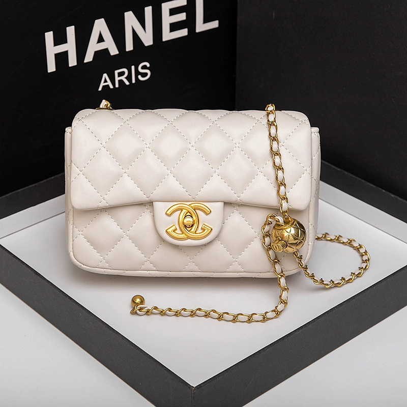 Маленькая сумка через плечо в стиле Chanel, ромбовидная стёжка, цепочка, 20×7×14 см