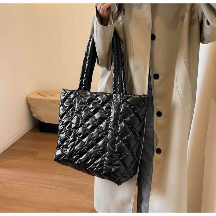 Nuova borsa da donna di grande capacità, alla moda e semplice, monospalla, borsa da ascella, borsa da viaggio versatile a forma di diamante, borsa tote a mano_voghion.com