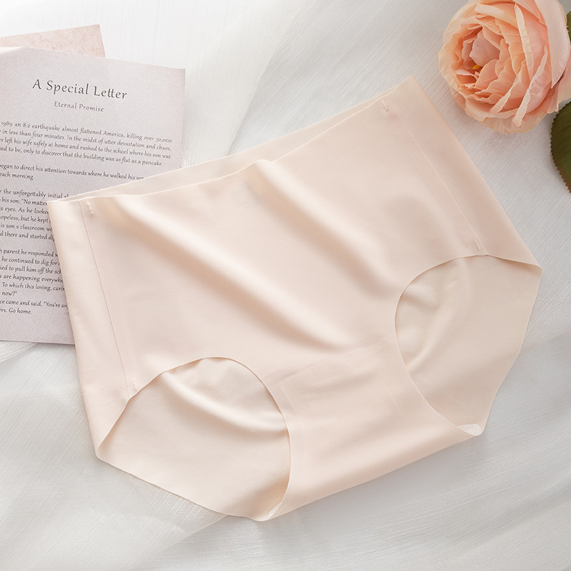 Peach Hip una pieza de ropa interior sin costuras Seda de hielo para mujer Algodón puro desnudo ligero entrepierna antibacteriana cadera Levantamiento de cintura media ropa interior de niña