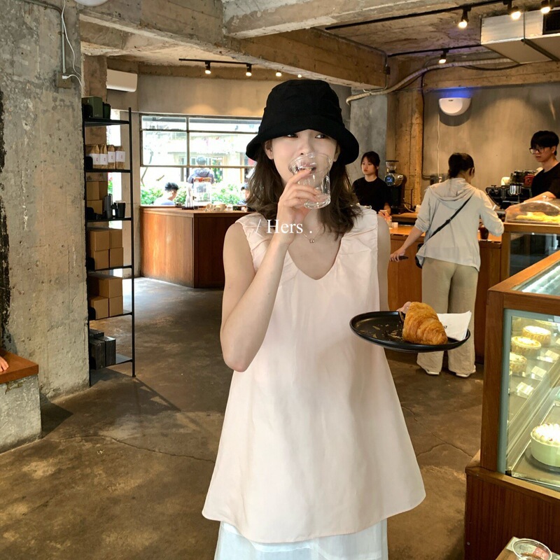 Hers A Spoonful of Sweetness Japanese Mori-style simple pleated loose slimming layered mid-length V-neck sleeveless blouse for women Hers A Spoonful of Sweetness Japanese Mori-style simple pleated loose slimming layered mid-length V-neck sleeveless blouse for women