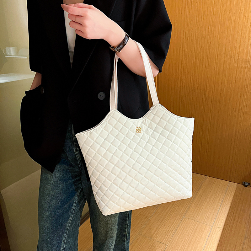 Bolsa coreana de gran capacidad, nueva bolsa de hombro transfronteriza, bolsa de viaje casual, moda, bolso bordado de diamante.