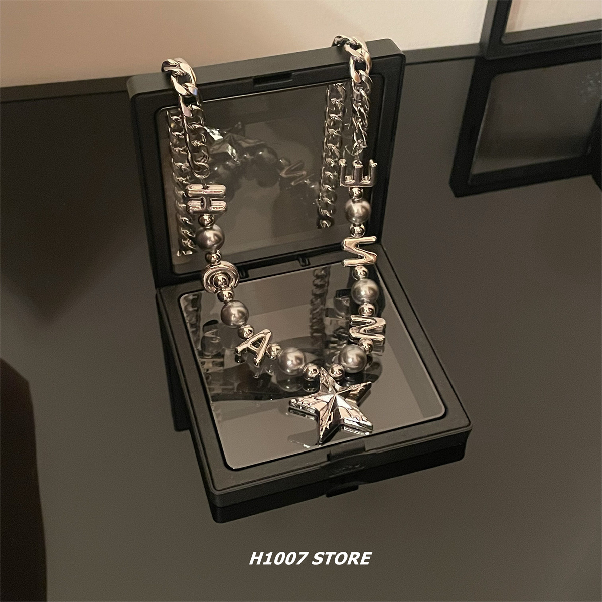 五角星のアルファベットの真珠はネックレスの男の小さい大衆をつなぎ合わせて軽くて豪華なinsヒップホップの欧米の個性の衛衣の鎖の女性をつなぎます。