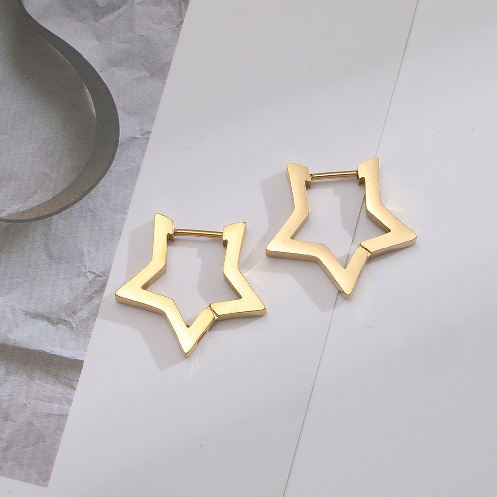 Anillo de hueso de oreja de acero inoxidable de acero de titanio hebilla de oreja de estrella de cinco puntas estilo coreano Chanel 18K oro pendientes de alta calidad en stock al por mayor