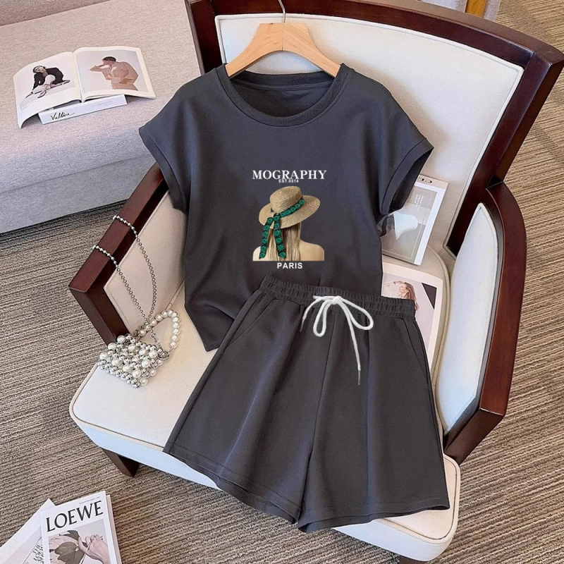 Новый летний повседневный спортивный костюм с короткими рукавами для женщин, новые маленькие летящие рукава, тонкие и универсальные широкие шорты, комплект из двух предметов для женщин.