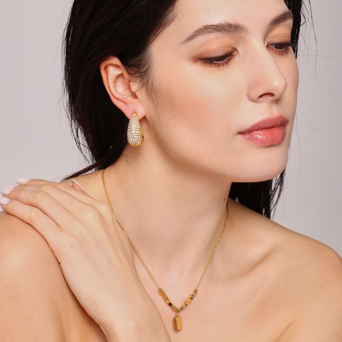 Cuadrados franceses pequeños pendientes de diamantes de gota de agua de Qianlin tallado collar inglés accesorios diarios