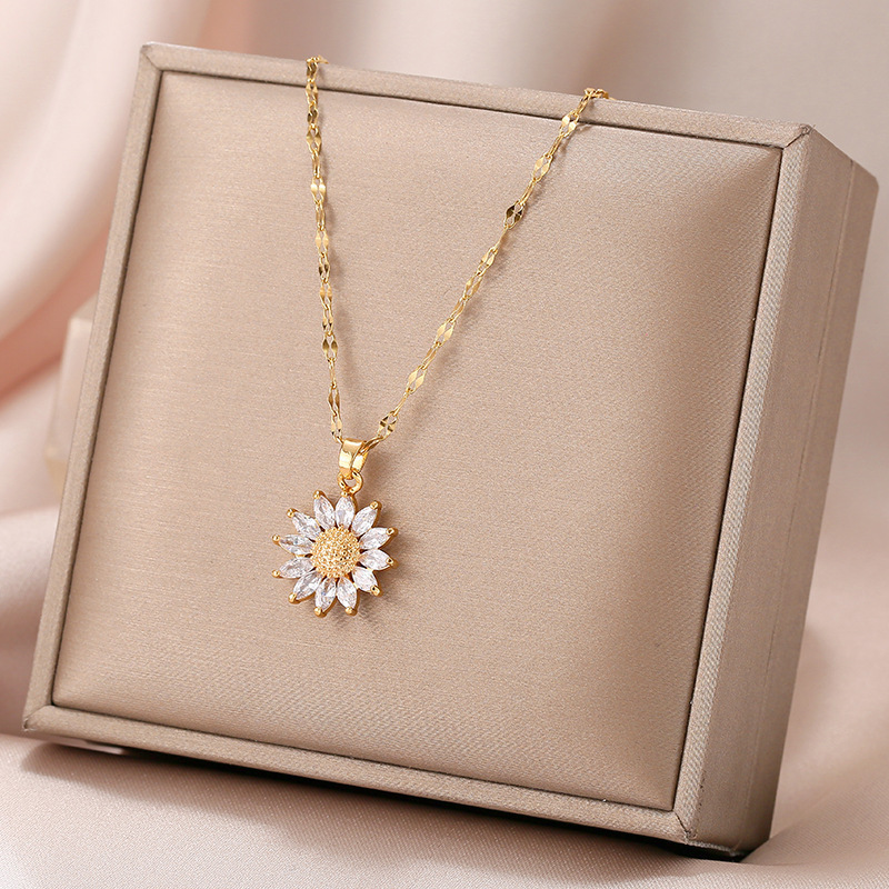 Longrui Golden Zircon Sunflower European and American Pendant Personalized Trendy Necklace Women's Night Market Style Fresh Fashion Accessories