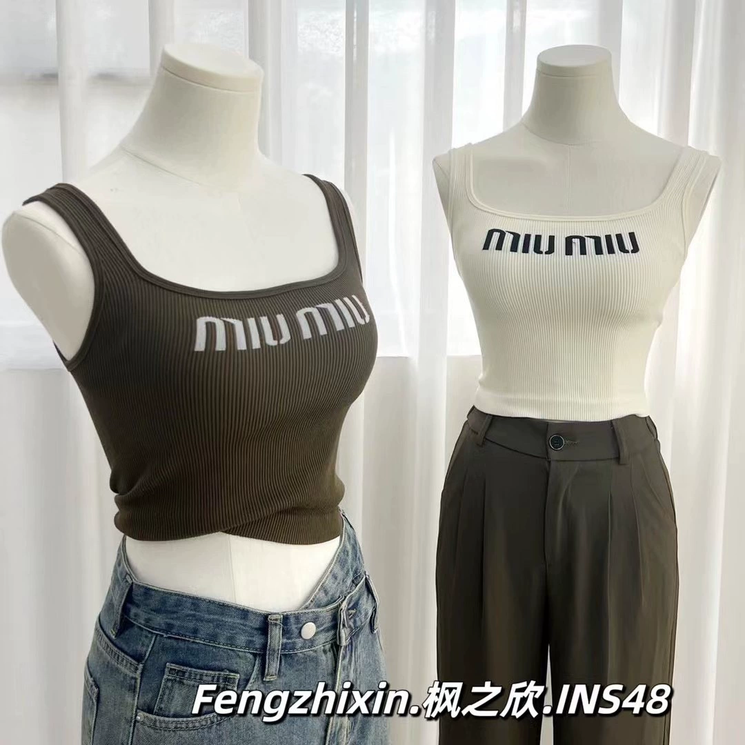 枫之欣 T-shirt с буквами, топ с чашками, топ-бюстье, квадратный вырез, красивая спина