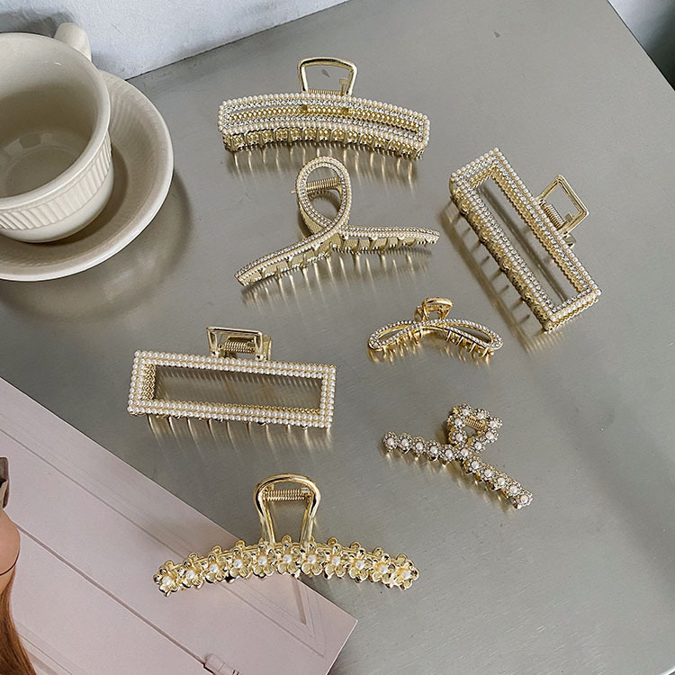 20g Weight Wedding Occasion Alloy Material Geometric Pattern Women'S Gender Plating Design Gold, Silver Color Korean Alloy Pearl Rhinestone Grab Clip 3