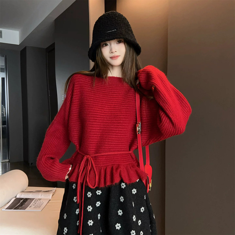 Korean-style ruffled knit sweater with a tie detail, creating a cozy and atmospheric look, perfect for autumn and winter, a soft and thick knit pullover for layering