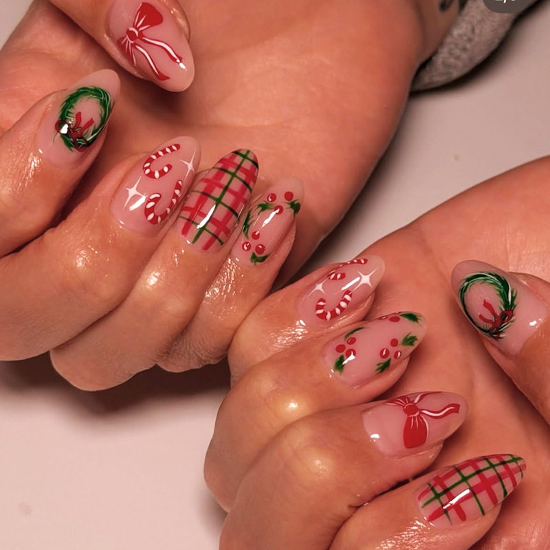 24 pieces of sweet girl Christmas handmade nail art, featuring red plaid bow and holly designs, hand-painted almond-shaped nail tips, wholesale nail art stickers 24 pieces of sweet girl Christmas handmade nail art, featuring red plaid bow and holly designs, hand-painted almond-shaped nail tips, wholesale nail art stickers