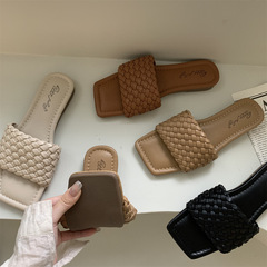 小眾高級感涼拖鞋子女夏季外穿新款氣質平底編織外出沙灘一字拖鞋