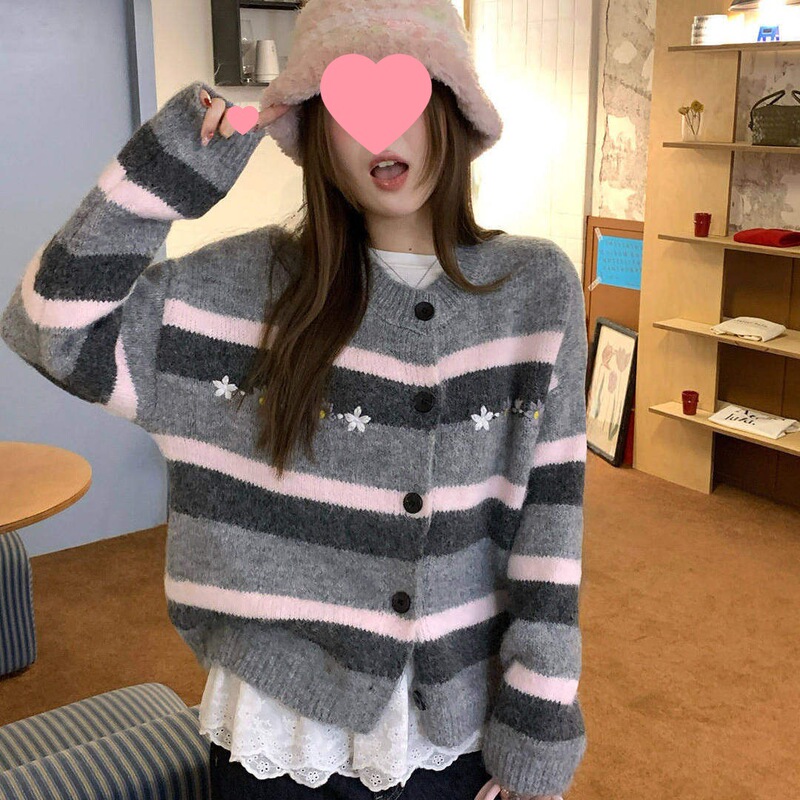 Striped casual style sweater for women, loose knit jacket, 2026 autumn and winter new model, high-end design, versatile top Striped casual style sweater for women, loose knit jacket, 2026 autumn and winter new model, high-end design, versatile top