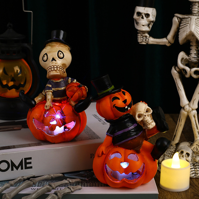 Illuminate your Halloween with this luminous skull pumpkin light decor. Perfect for creating a spooky yet captivating ambiance, its glowing design enhances any Halloween setup—whether indoors or outdoors.