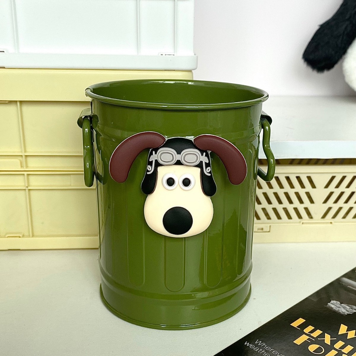 녹색 펜 홀더 + 리더 개 검은 모자 패치