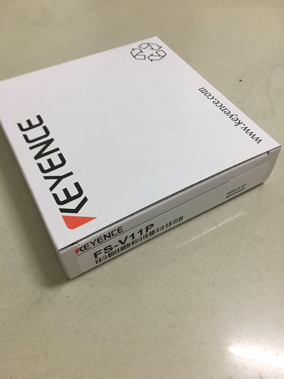 KEYENCE基恩士放大器FS-V11P FS-V12P 全新质保 免开普票