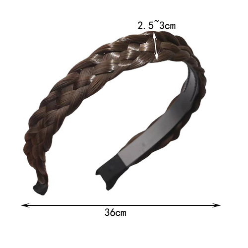 High forehead, small face, five braids, fishbone braid, wig, hair tie, braided hair, braids, corkscrew braid, head tie