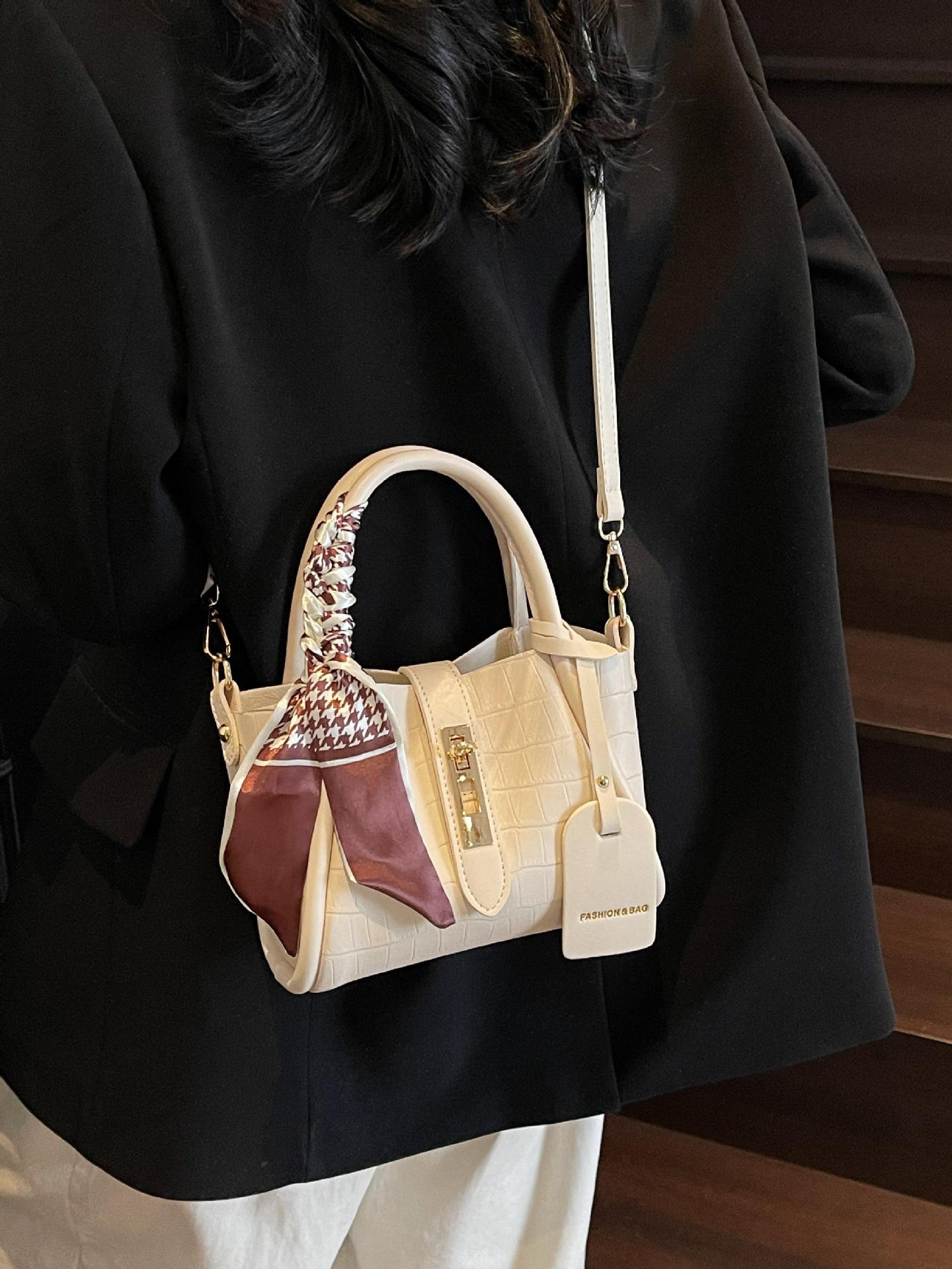 Bolso de lujo con patrón de cocodrilo transfronterizo de comercio exterior para mujer 2025 nuevo bolso de mensajero de todo fósforo de moda bolso de cubo coreano