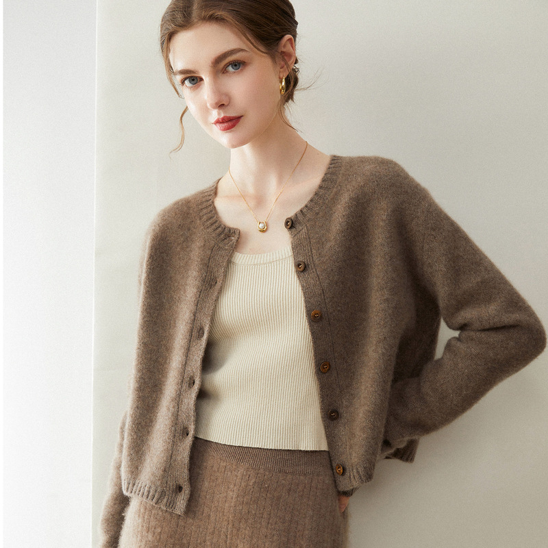 New autumn and winter cashmere women's round-neck cardigan, single-breasted knitted jacket, loose, soft, lightweight cashmere sweater New autumn and winter cashmere women's round-neck cardigan, single-breasted knitted jacket, loose, soft, lightweight cashmere sweater
