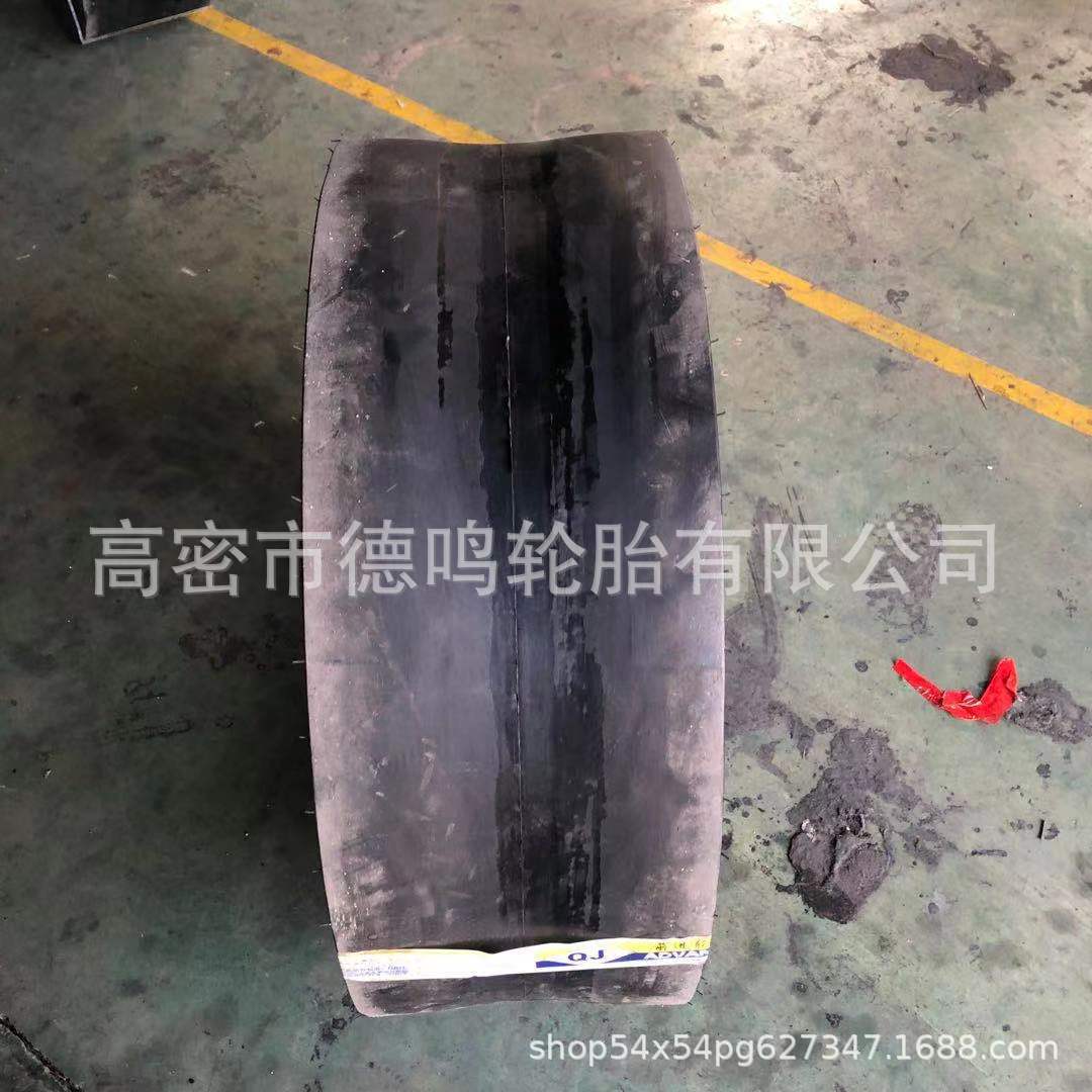 Los fabricantes suministran neumáticos de rodillos de carretera 10,5/80-16 maquinaria de construcción neumáticos