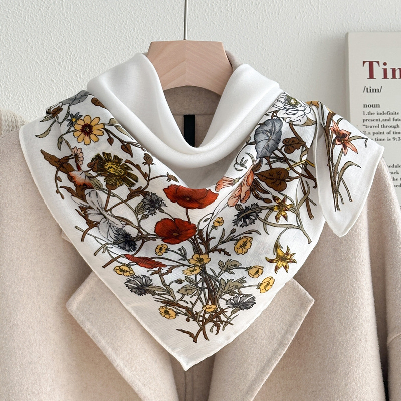 프리뮬라 치팡 - 흰색 배경에 붉은 꽃