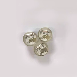 助威道具;徽章;鞋辅件