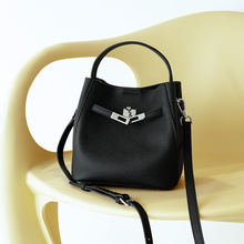 �^��ţƤ�˻@��ˮͰ��Ů��Ƥ2026�¿�ٴ�߼��μ������б��Ů��