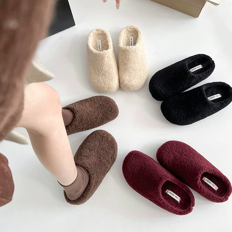 Модные бежевые трендовые тапочки на толстой подошве с мехом для женщин, новинка 2025 года, осенне-зимние уличные мягкие тапочки с закрытым носком из хлопка