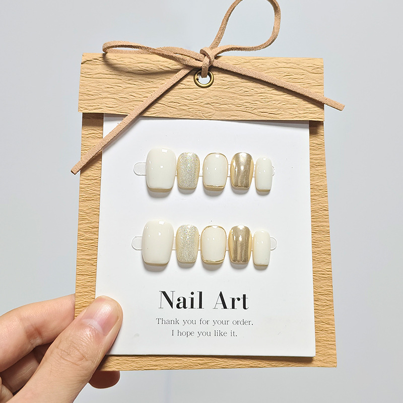 Handmade cat-eye glitter solid color short nails, light luxury and simple ins-style, suitable for professional women, with a high-end feel Handmade cat-eye glitter solid color short nails, light luxury and simple ins-style, suitable for professional women, with a high-end feel