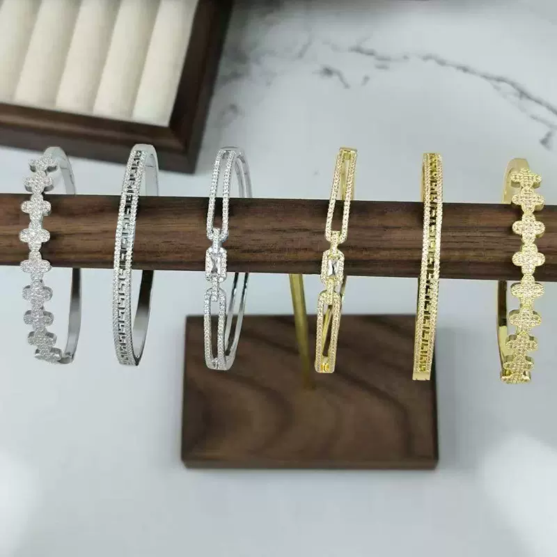 手镯女简约高级素圈款锆石手镯复古轻奢百搭高级感小众不掉色手镯