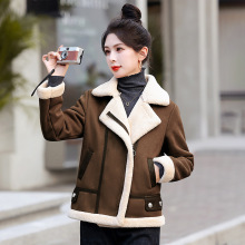 专柜品牌冬季短款上衣女时尚休闲保暖加厚皮毛一体百搭小个子外套