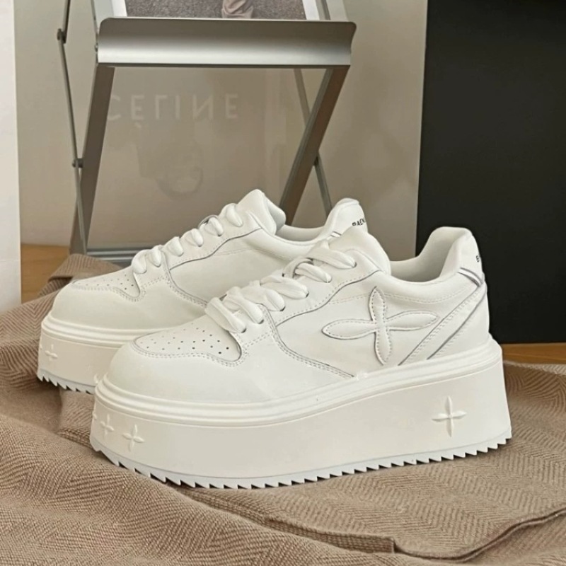 Zhao LuSi con el mismo aumento de altura de zapatos blancos universales para mujeres de alto valor facial estilo de campus de cuatro hojas de cordón de grasa zapatos casuales de suela gruesa