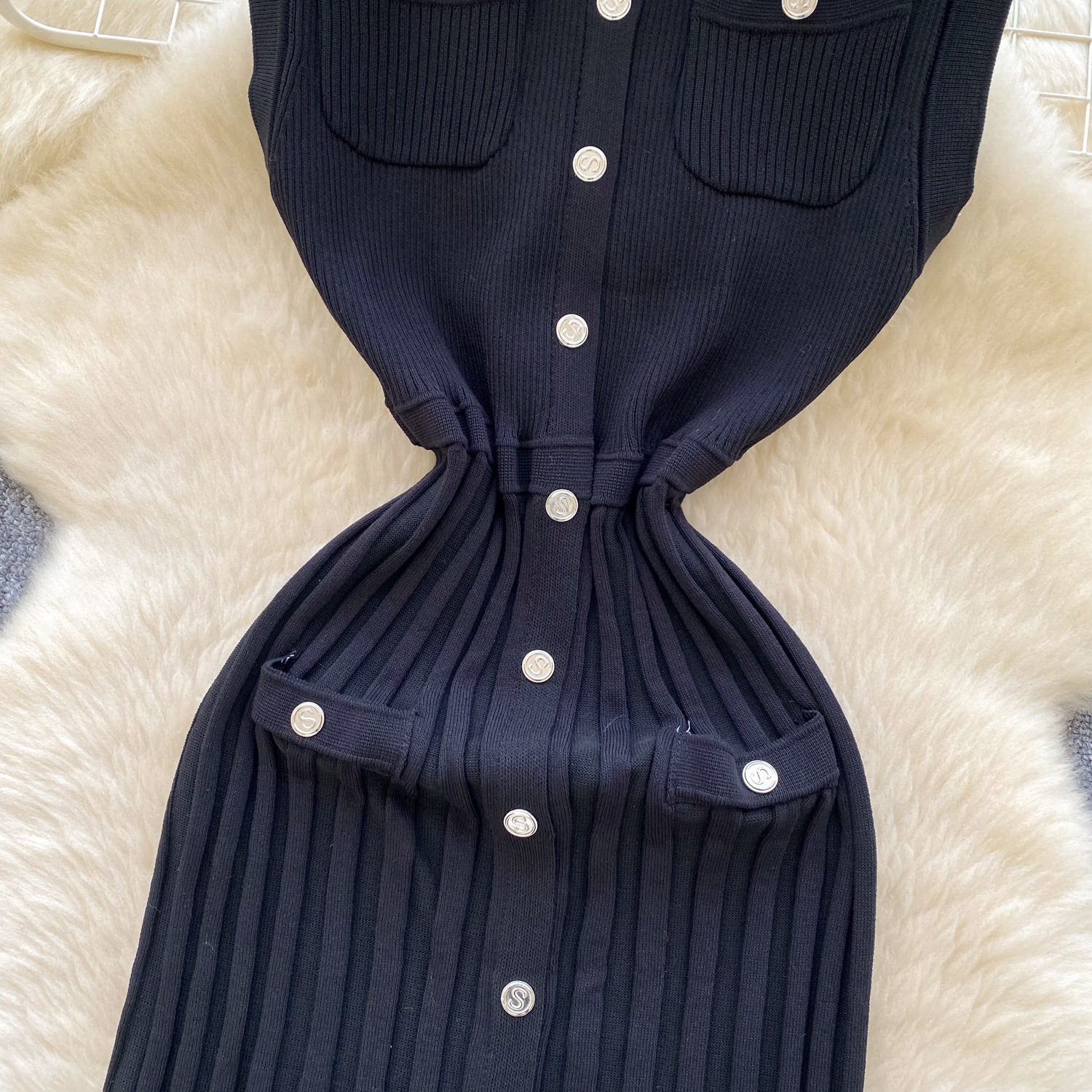 Women's Light Luxury Minimalist Sleeveless Knitted Long Dress Summer Splicing Single Breasted Design Elegant Unique_ecoleips.com