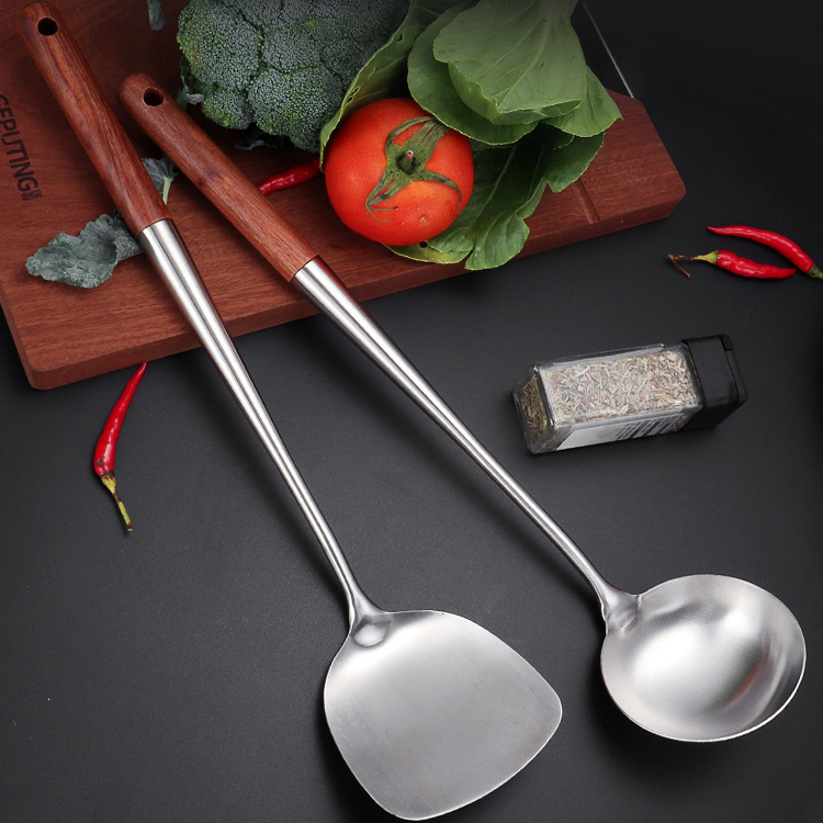 Description Picture 2 of item304 Stainless Steel Spatula Spoon with Wooden Handle Lengthened Cooking Spoon Anti-Scalding Cooking Shovel Kitchenware