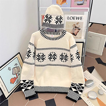 秋冬季毛衣男女圆领加厚小鹿图刺绣宽松针织打底衫男装上衣杏色潮