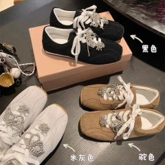 牛革版蘇ラインと同じタイプのレトロな四角い頭の真珠の蝶結びの靴のレジャー運動の徳訓の靴の女性の阿甘靴