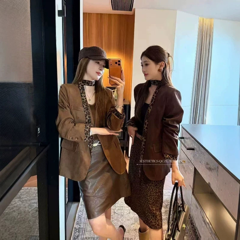 Korean-style suede blazer for women, 2026 autumn new collection, retro leopard print patchwork, mid-length, V-neck suit